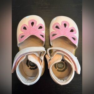 Livie & Luca Mary Jane Sandal in Lovely Petal Toddler Size 6